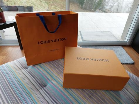 sac carton louis vuitton